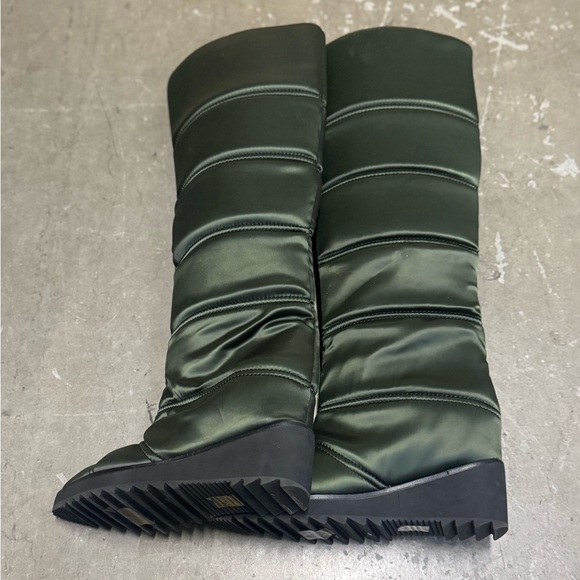 Jeffrey Campbell Squall Dark Green Winter Boots
Size 8 - Picture 8 of 10
